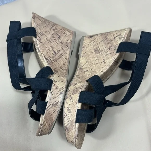 Black wedge heels - Picture 3 of 8